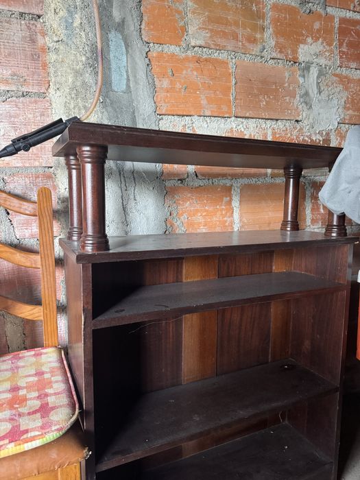 Movel para bar em nogueira com base de pedra marmore