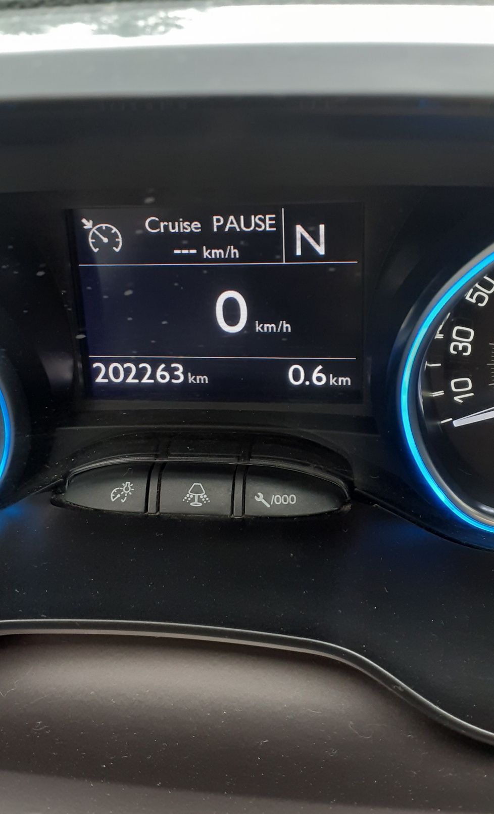 Peugeot 2008 1.6hdi automat panorama
