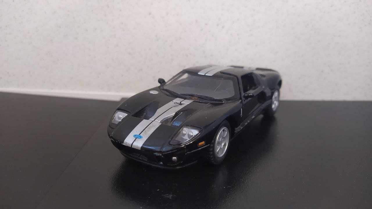 Іграшка Kismart Ford GT