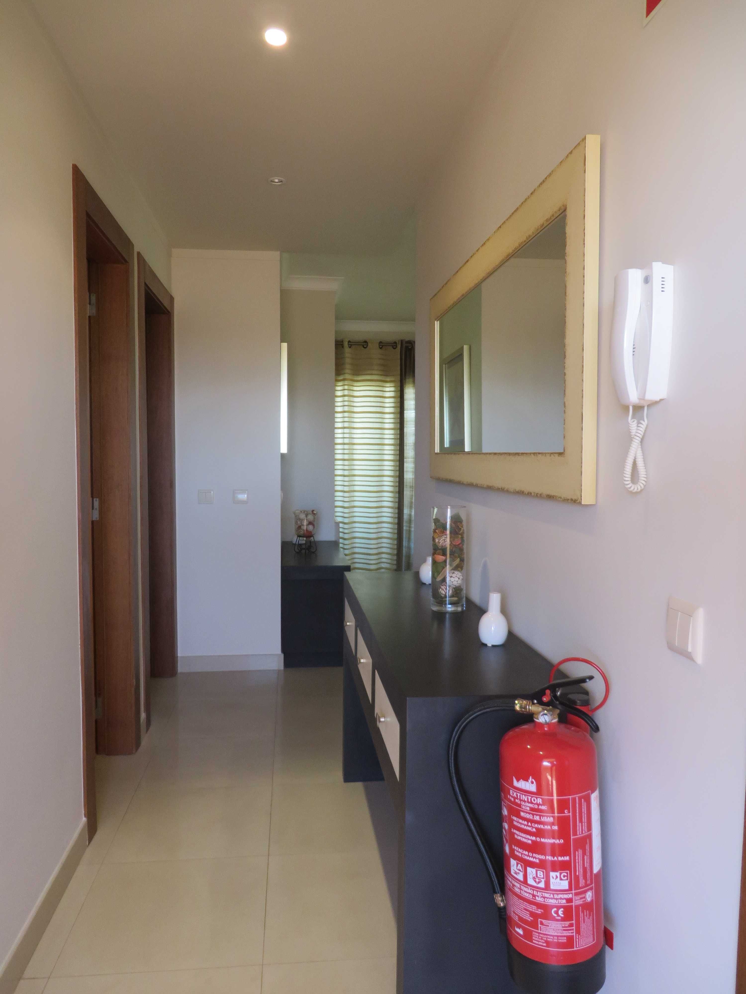 Apartamento T1+ 2 ad+2 cr Vale Parra Cond. Priv. SÓ PARA SETEMBRO!