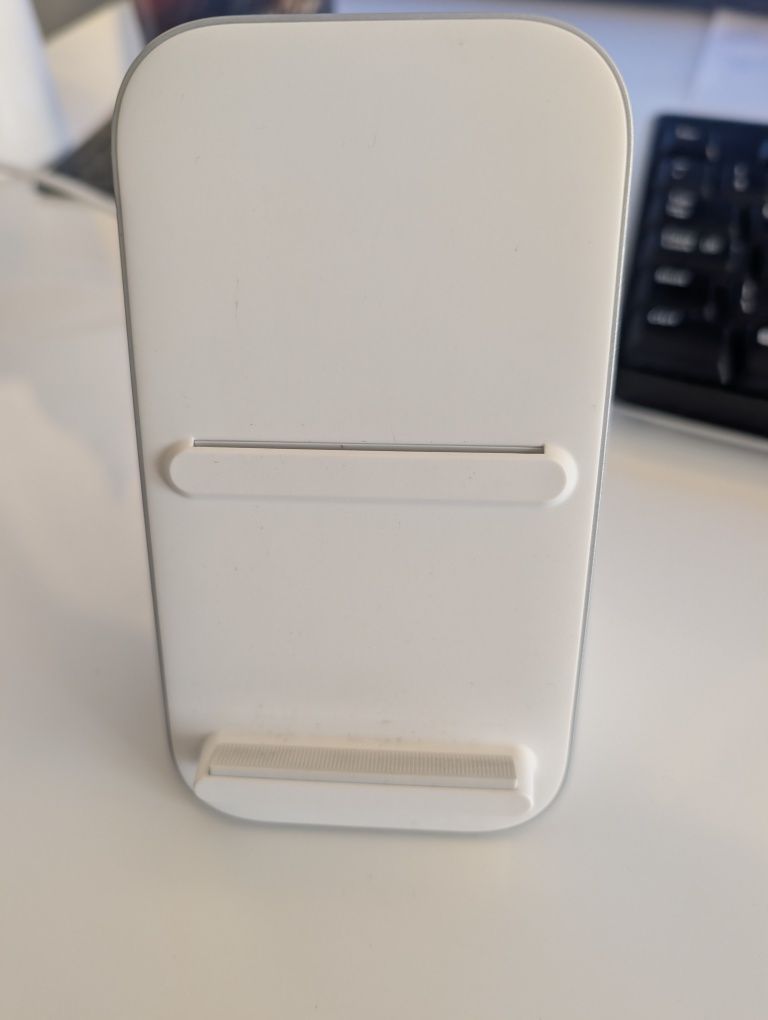 Ładowarka indukcyjna one plus