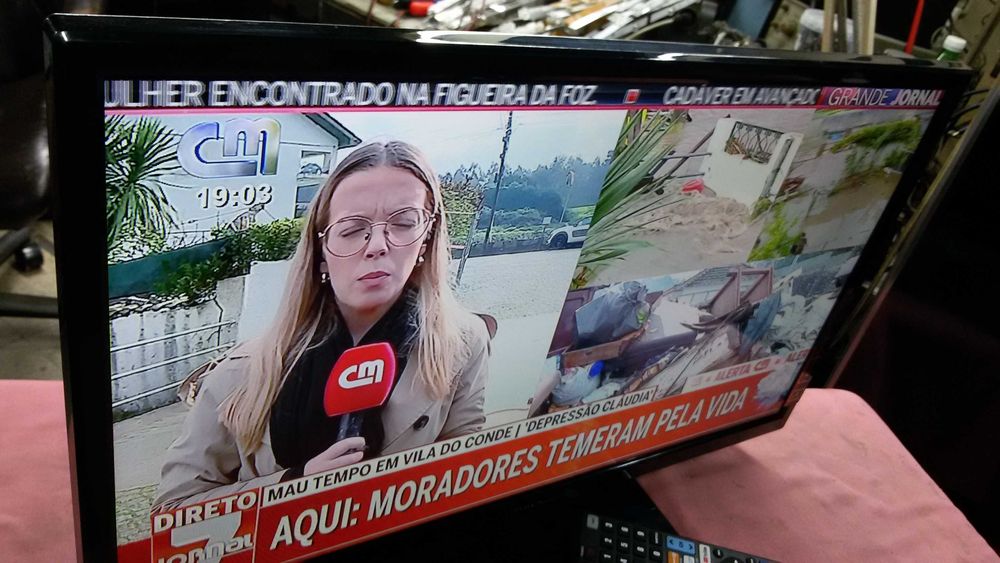 tv led crown modelo aled 2419/15 24polgadas 60cm