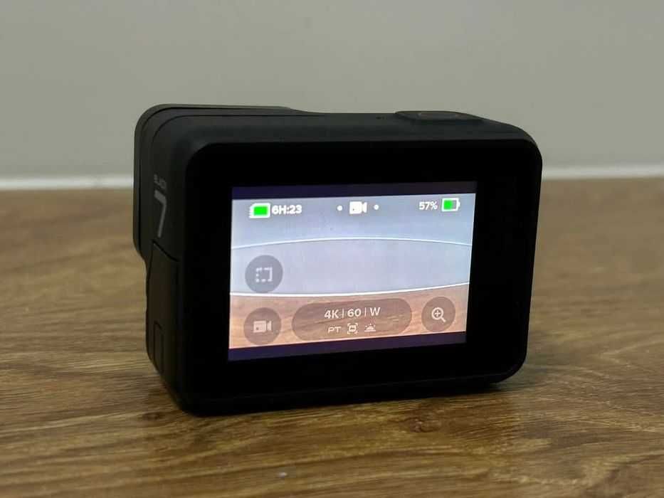 Kamerka GoPro Hero 7 + 3 baterie akcesoria