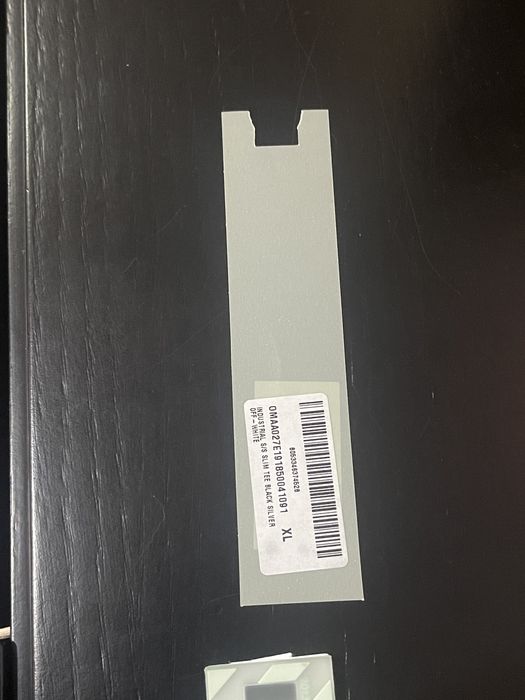 Vendo Tshirt Off White reflective como nova