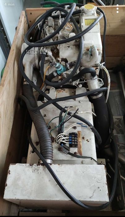 Mały generator prądowy z łódki silnik  3 cylindrowy kohler
