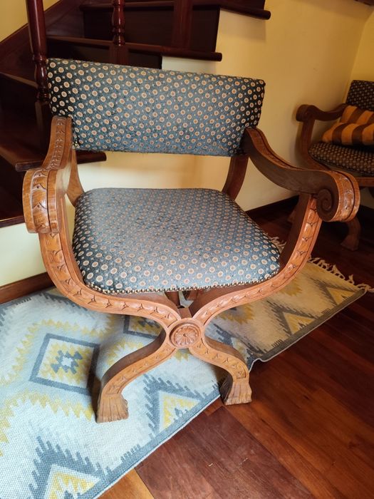 Vendo conjunto de 4 cadeiras.