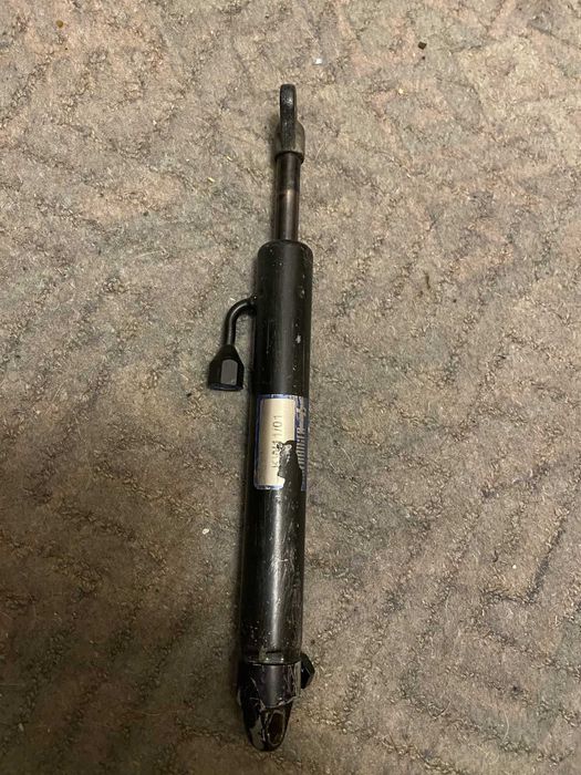 Привід Амортизатор Циліндр кришки багажника bmw7 e65,e38