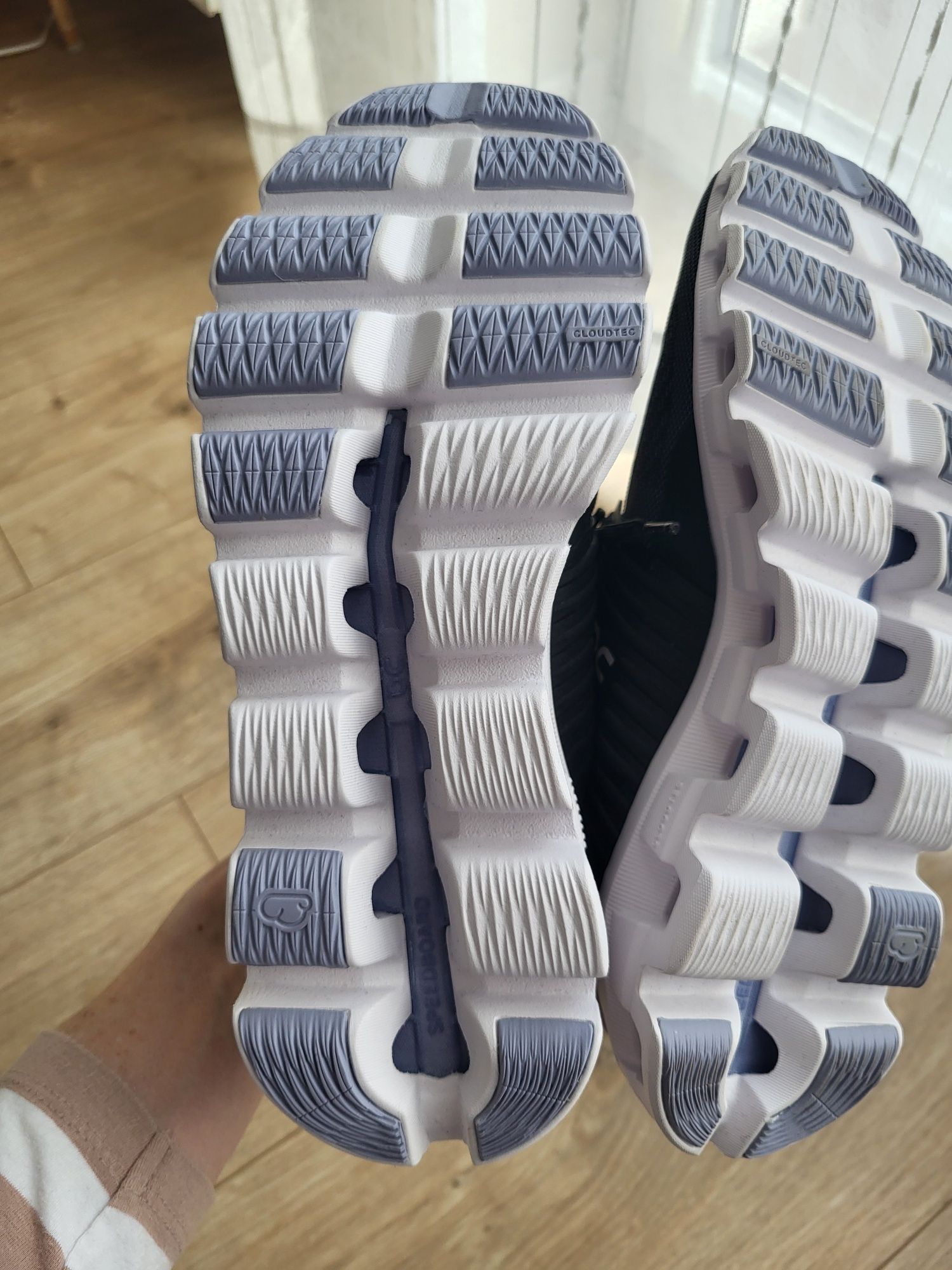 Buty damskie On Running Cloudswift 39