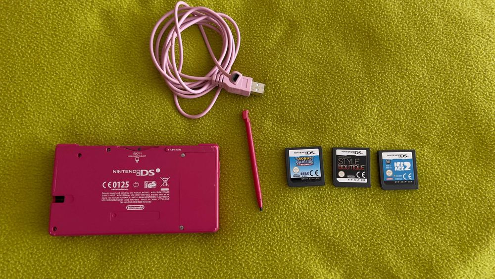 Consola Nintendo DS + jogos