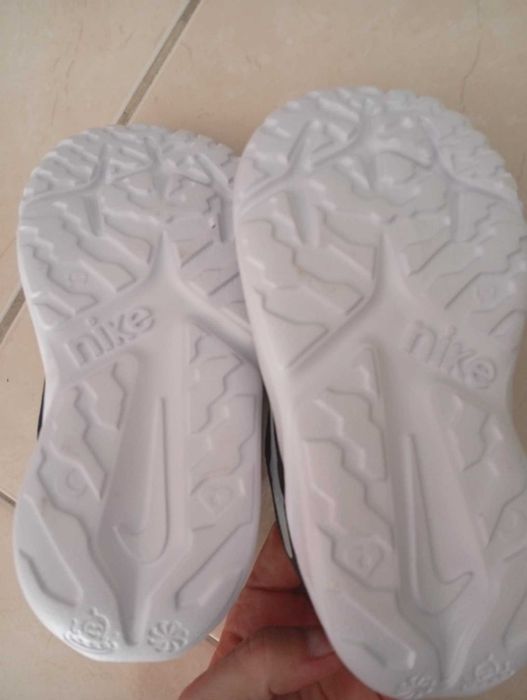 Sapatilhas Nike n 25 novas