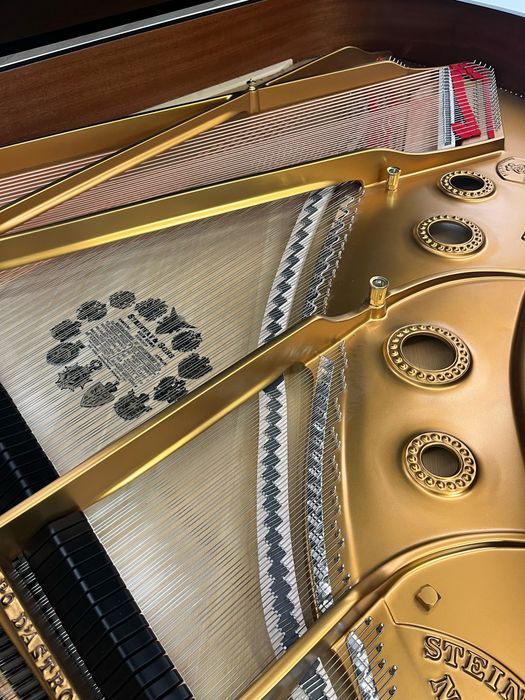 Fortepian Steinway & Sons model A po kapitalnym remoncie. Transport