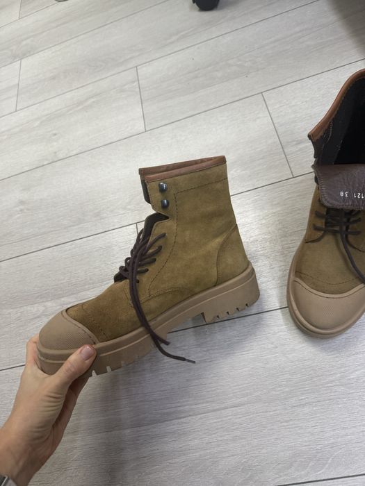 Продам осінні чоботи Vitto Rossi