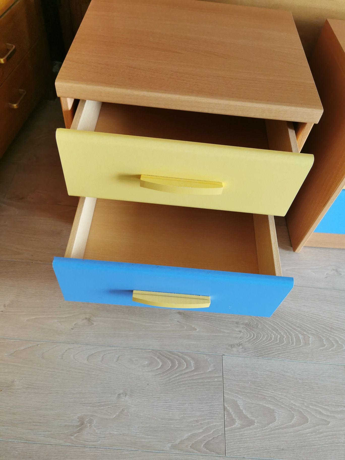 2 mesinhas de cabeceira