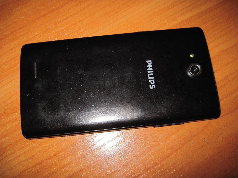 Продам смартфон Philips W3500, б.в. на 2 звичайні необрізані сімкартки