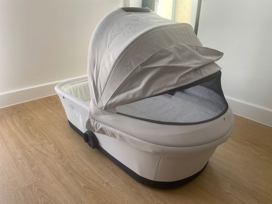 Alcofa Cybex Melio Cot quase nova + colchão
