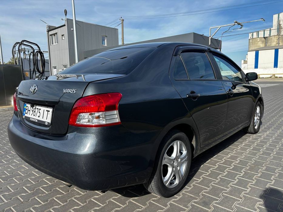 Продати Toyota Auris