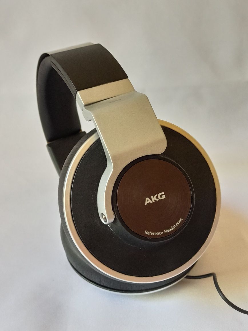 Наушники AKG K551 Silver новые, студийные