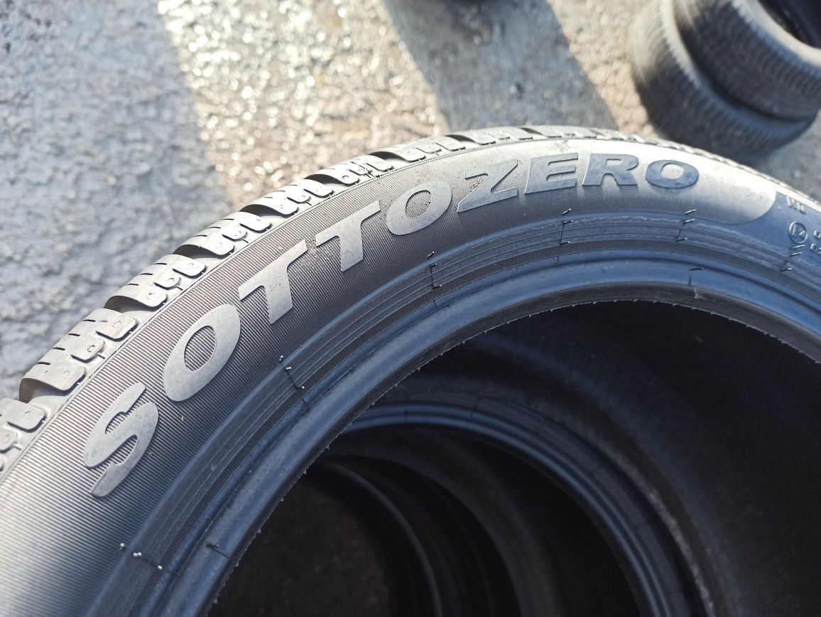 295/35/19 Pirelli Sottozero Winter 240 serie II