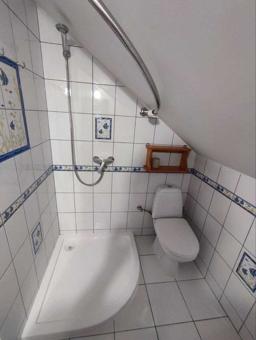 Довгострокова оренда  2 поверхового будинку на вул. Коротка 3