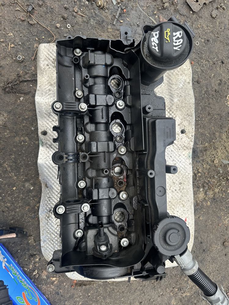 Кришка клапана клапанів Toyota Rav 4 Bmw 2.0d 13-18 8589943