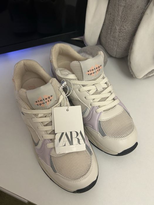 Кросівки для дівчинки, розмір 38