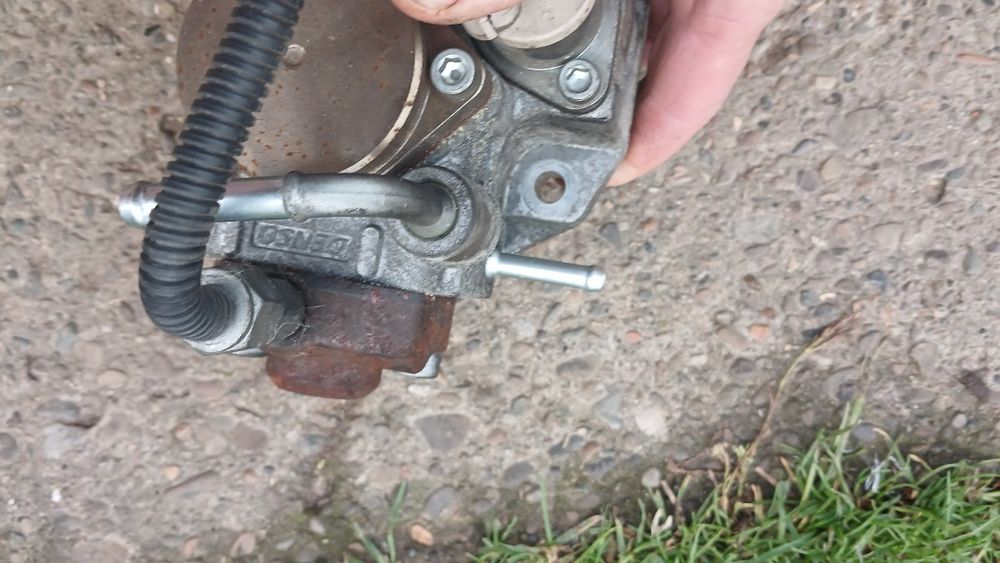 Продам паливний насос  високого тиску на Мазду сх 7  22 дізель