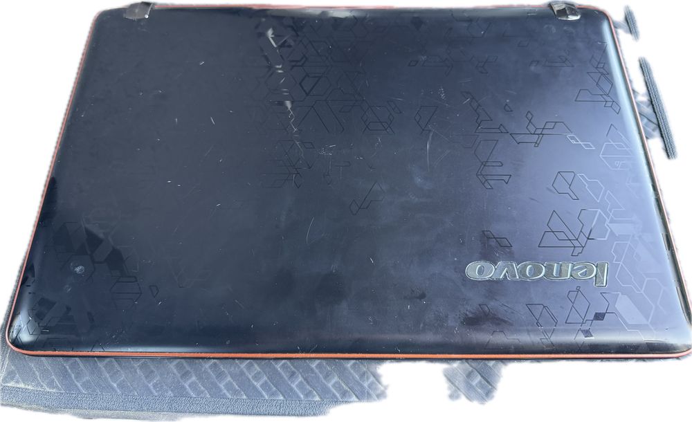 Lenovo Y560 | i7 | 4GB RAM | Uszkodzona grafika | Bez HDD