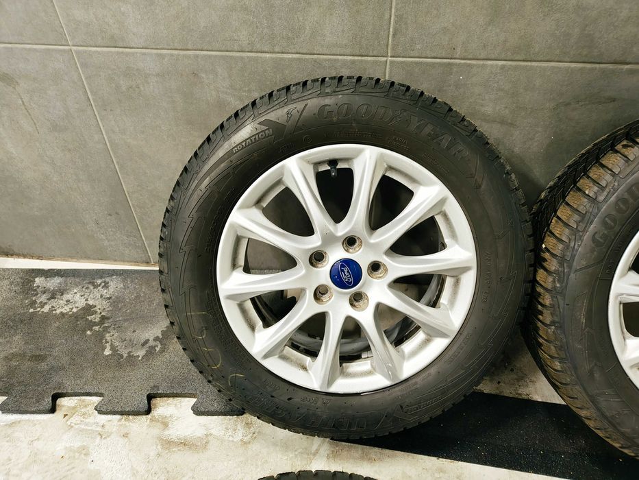 Ford Felgi Koła 16 Cali Opony Zimowe Goodyear UltraGrip 215/60R16 7MM