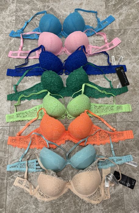 Бюстгальтера жіночі