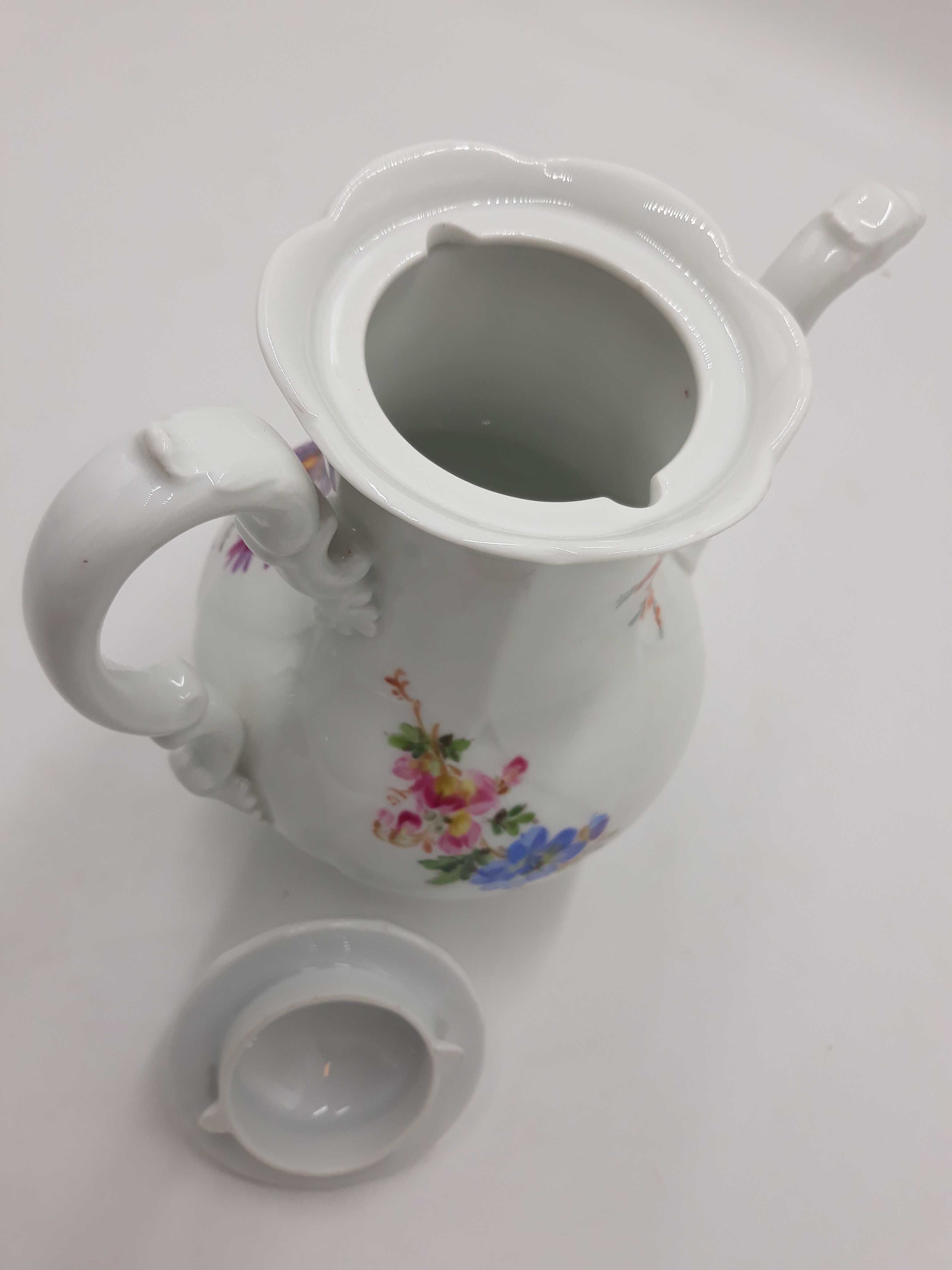 Dzbanek do herbaty Miśnia B-Form  biały kwiaty złocenia, smok XIXw