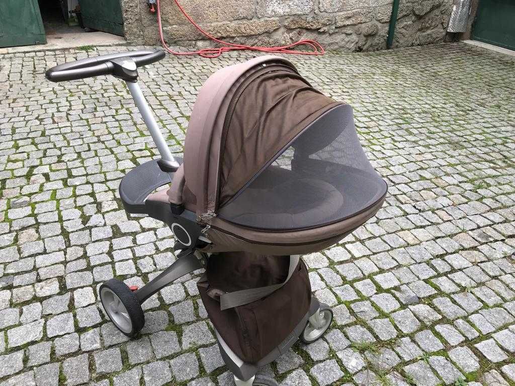 Carrinho Bébé STOKKE + Ovo com Base Isofix Besafe IZI Sleep