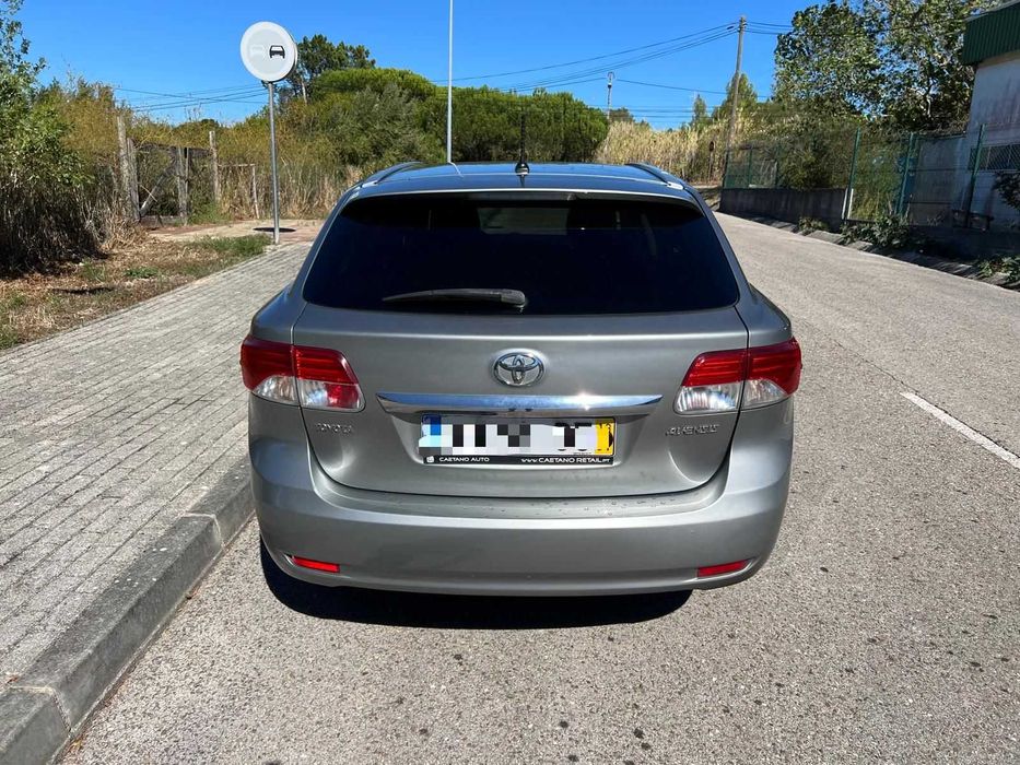 Toyota Avensis SW 2.0D LUXURY + NAVI 2013