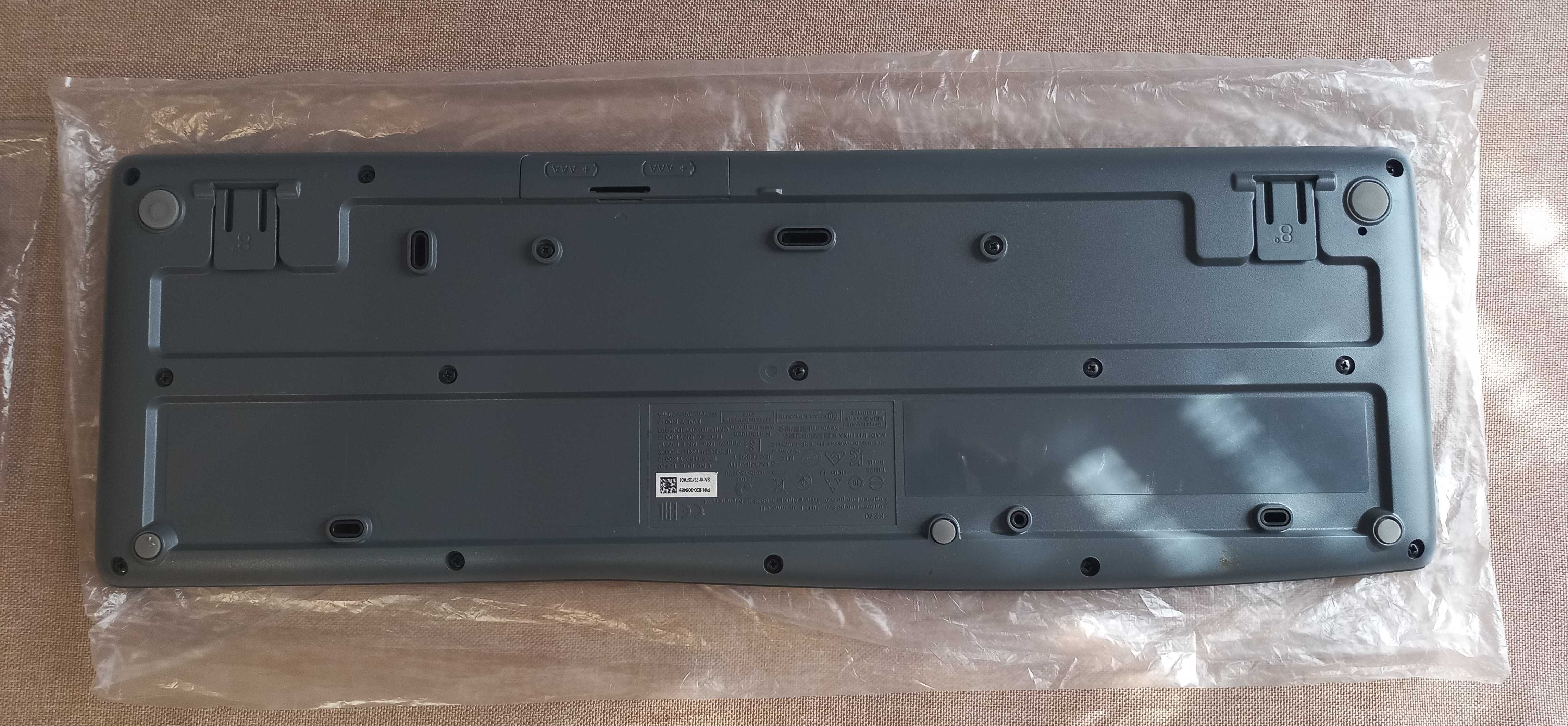 комплект: беспроводная клавиатура и мышь Logitech WL Combo MK270