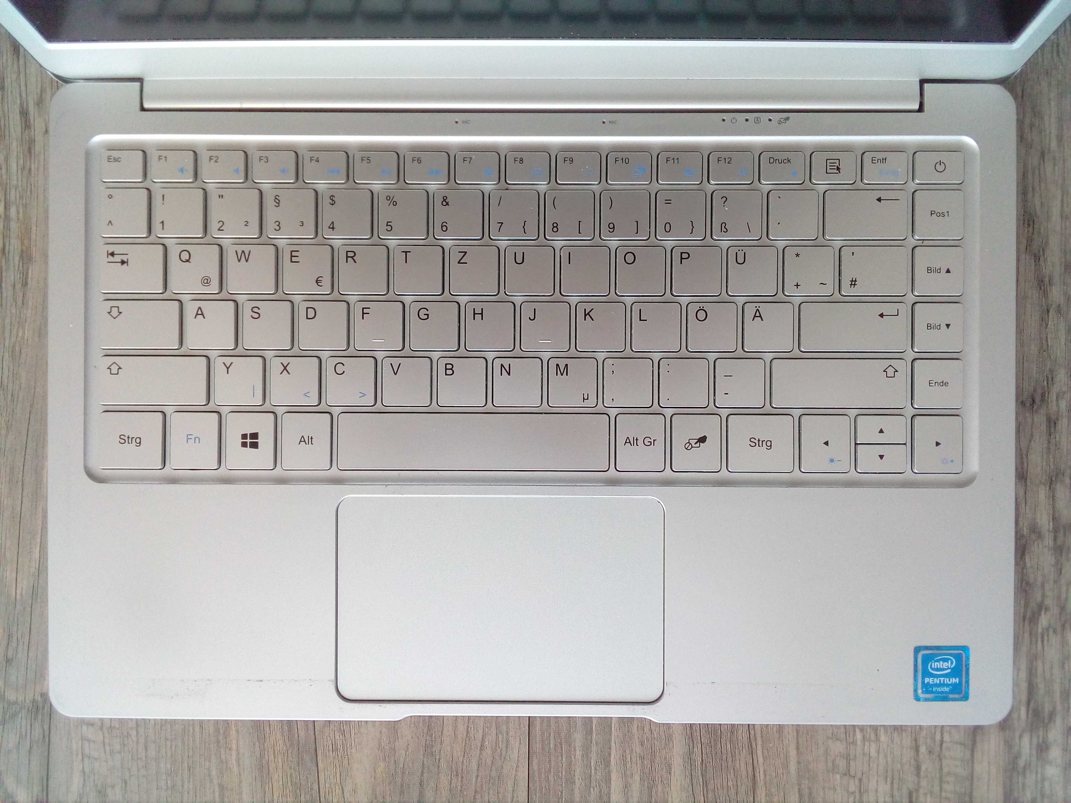 laptop Trekstor Surfbook A13B 4/64gb + Acer Aspire V5-132P 2/100gb