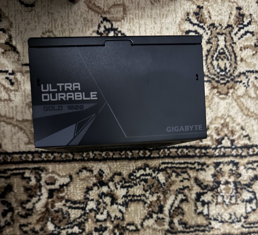 Gigabyte UD1000GM 1000W