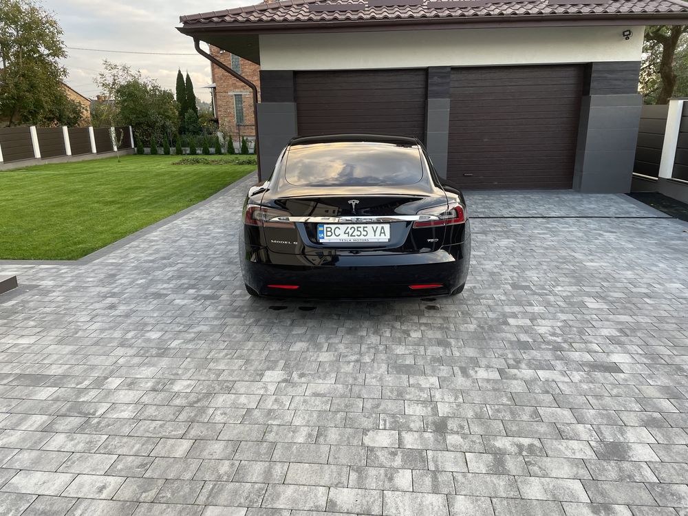 Tesla Model S 75D 2018 intel