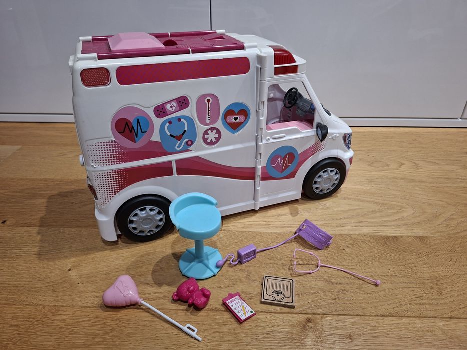Barbie karetka z akcesoriami