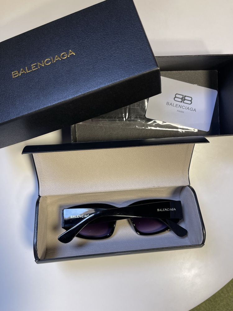 Трендові окуляри Balenciaga
