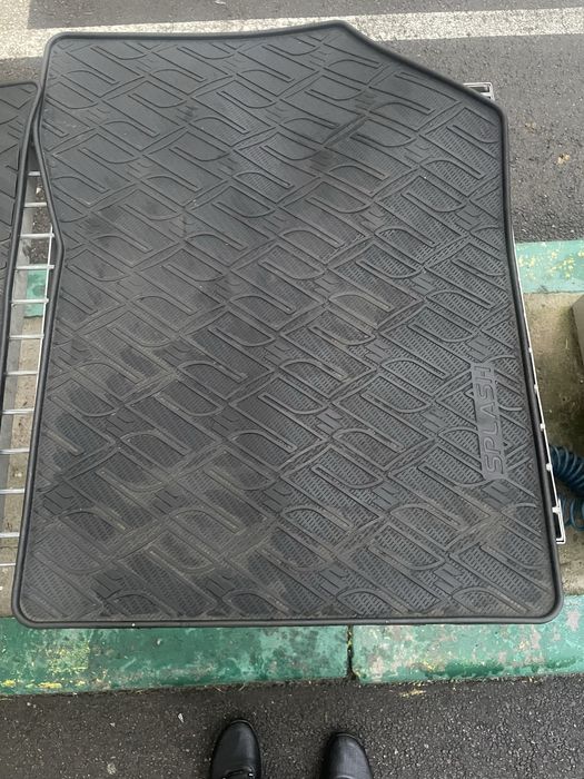 Коврикм резиновые Suzukl SPLASH