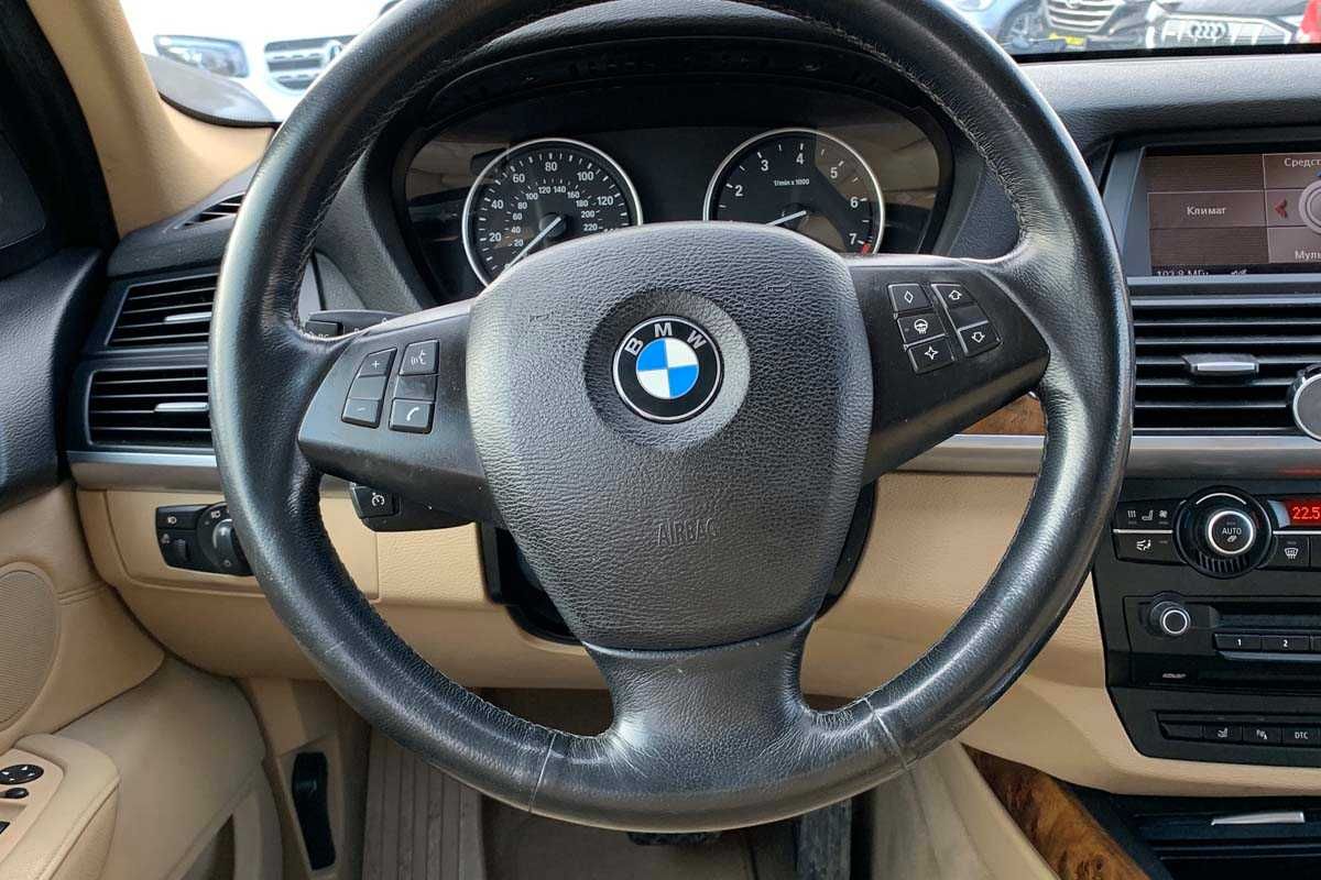 BMW X5 2009 року