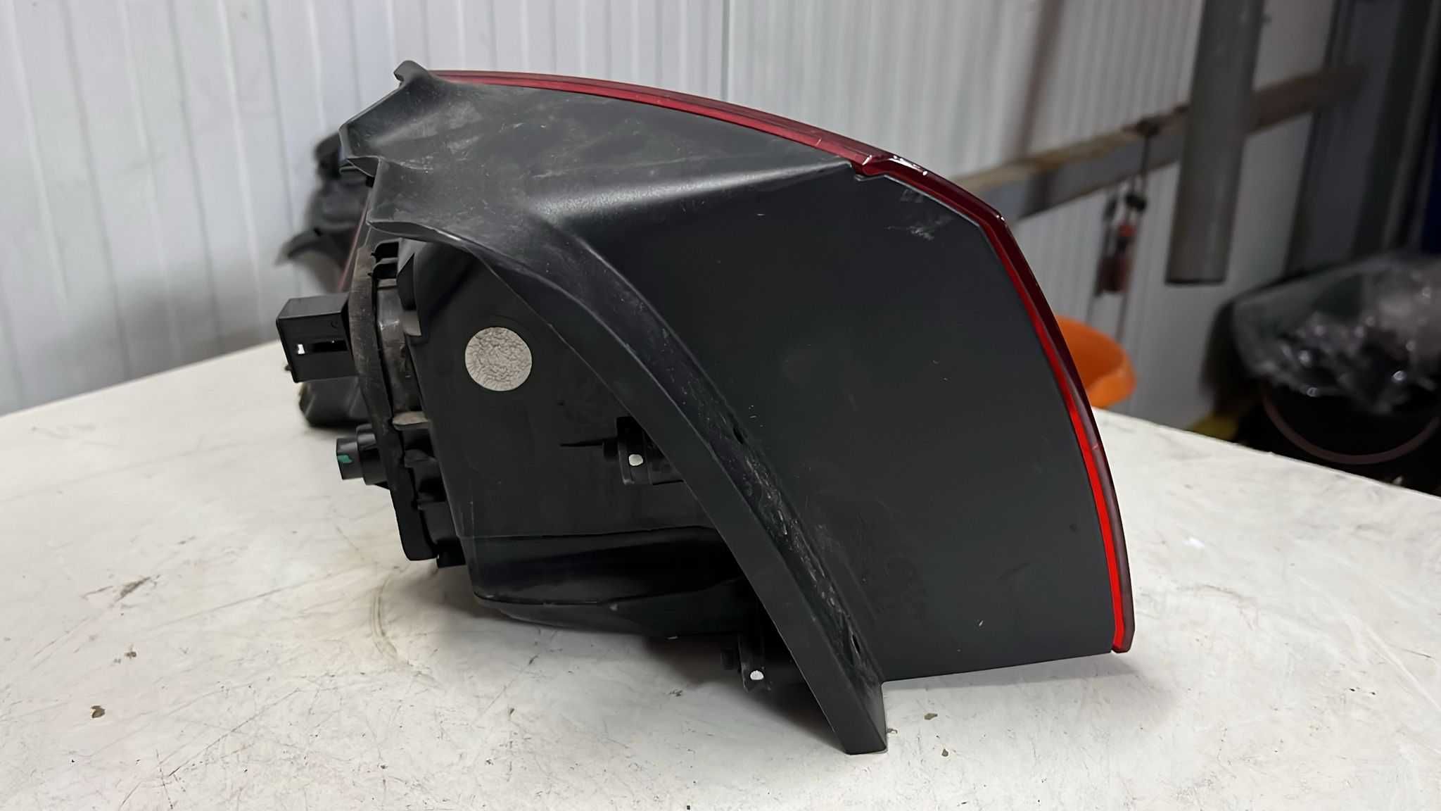 Farolim traseiro direito VW Golf VII R