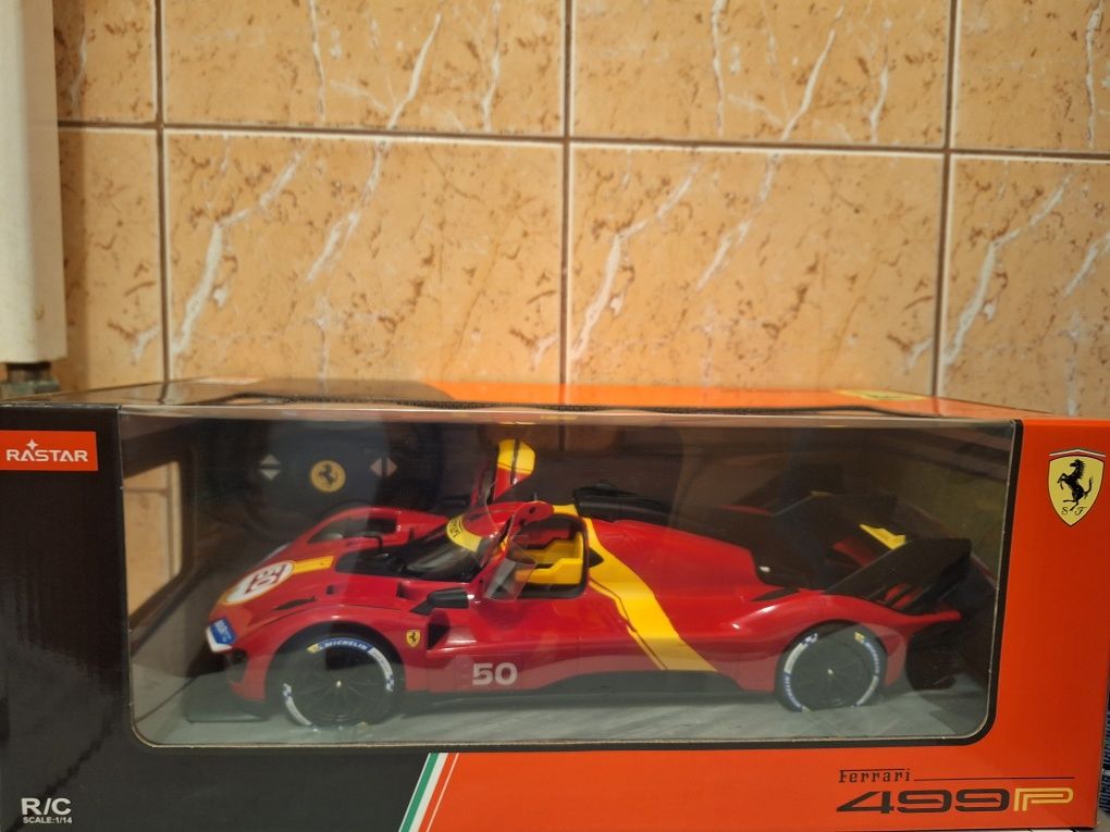 Rastar 1:14 Ferrari 499P sterowane auto na pilota RC otwierane drzwi