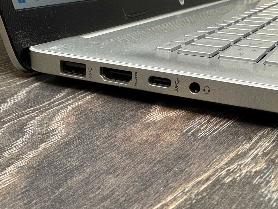 Ноутбук HP 17.3 FHD|core i5-1135G7|DDR4-16GB|SSD-240GB|Intel Iris Xe