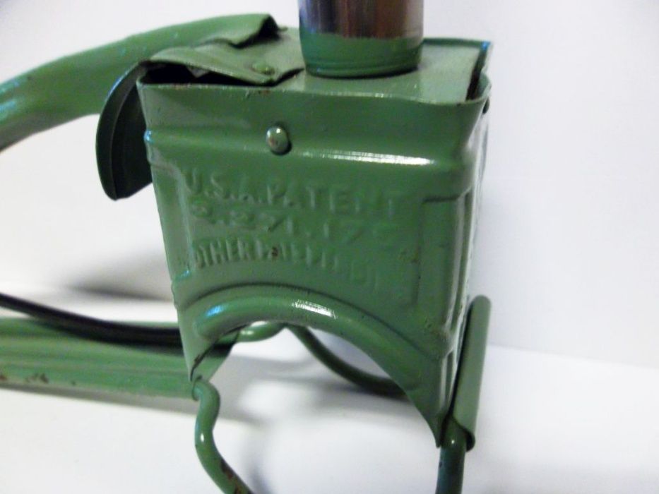candeeiro vintage feito de um ralador francês-Mouli Grater-USA Patent