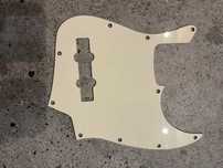 Pickguard fender jazz bass