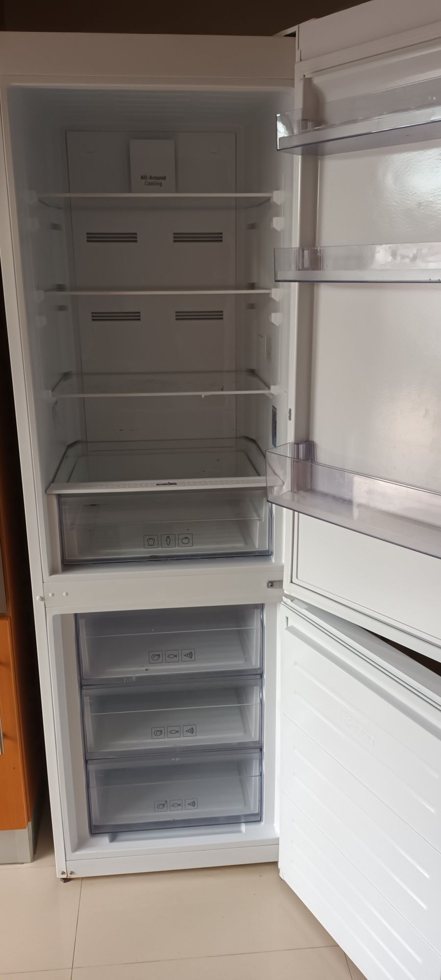 Frigorífico Samsung no frost c/ 5 anos avaria - fuga de gás