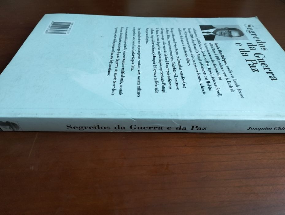 Livro Segredos da Guerra e da Paz (Poemas) - Joaquim Chito Rodrigues