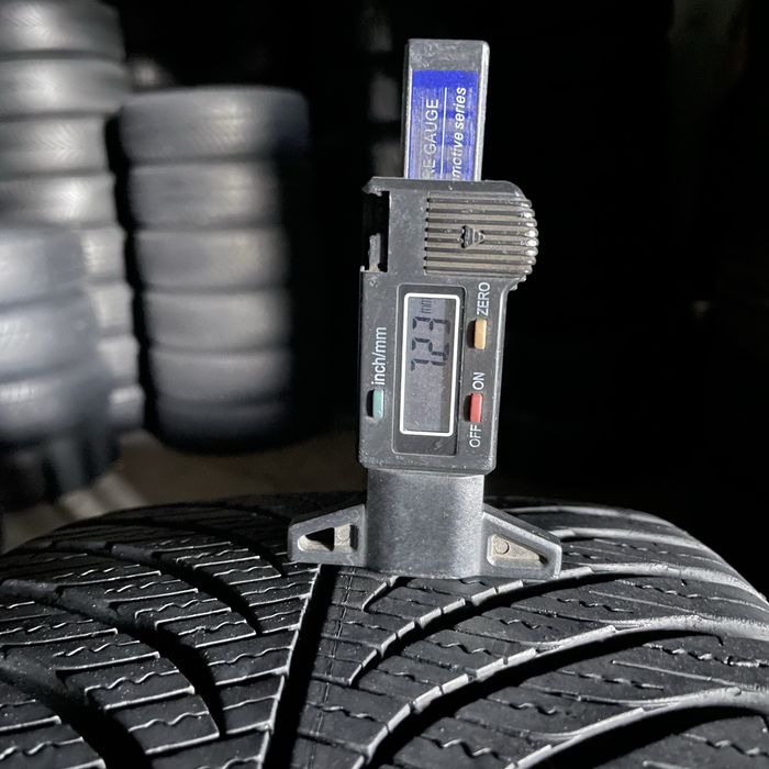 Шини 215/50/17 - 2шт Goodyear Vector4Seasons Gen-2