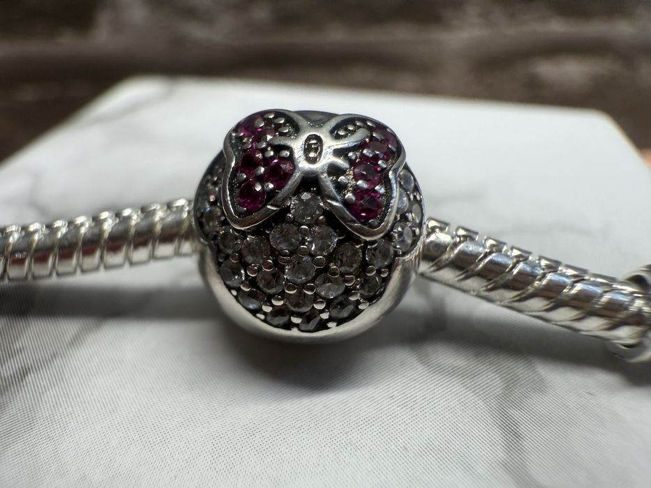 Charms Pandora “Minnie Mouse Bow”