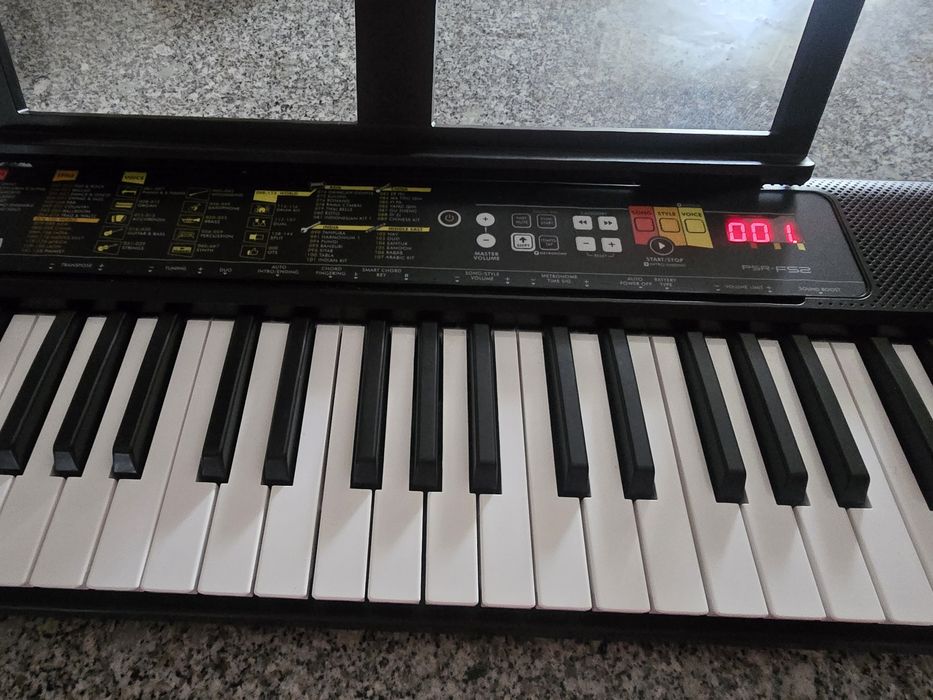 Vendo este piano com garantiam